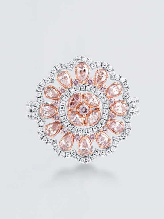18K White Gold Ring With Pink Diamonds